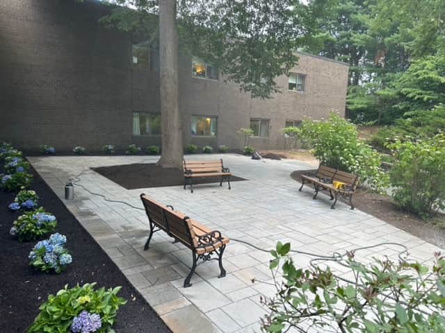 Commercial Residential Complex Patio — photo 2
