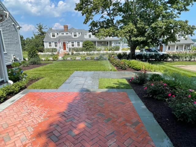 Masonry Walkways & Borders — photo 4