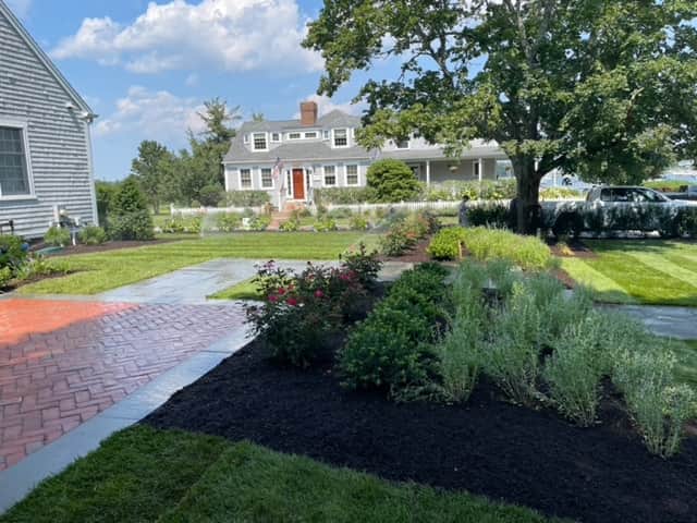 Masonry Walkways & Borders — photo 5